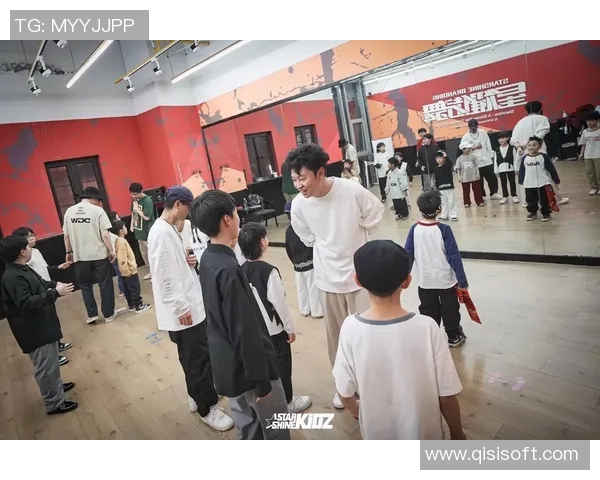 南京街舞队与西安街舞队赛后复盘分析灵活性表现与战术对比 南京街舞队与西安街舞队赛后复盘分析灵活性表现与战术对比