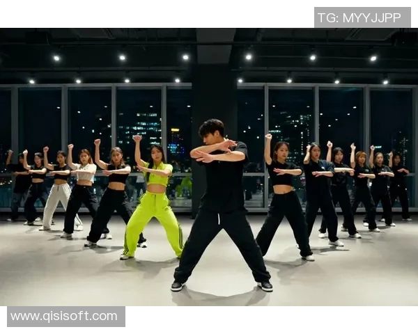 全国街舞大赛点评：上海街舞队默契配合展现团队精神与舞技魅力